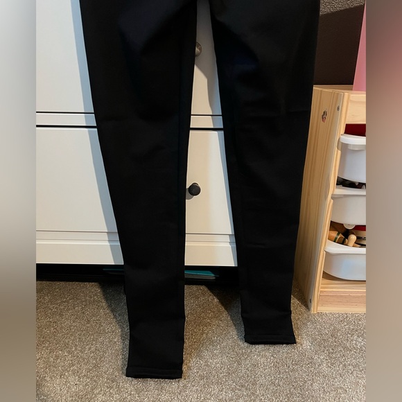 American Eagle Super Hi-Rise Jeggings with Button Details - Picture 5 of 14